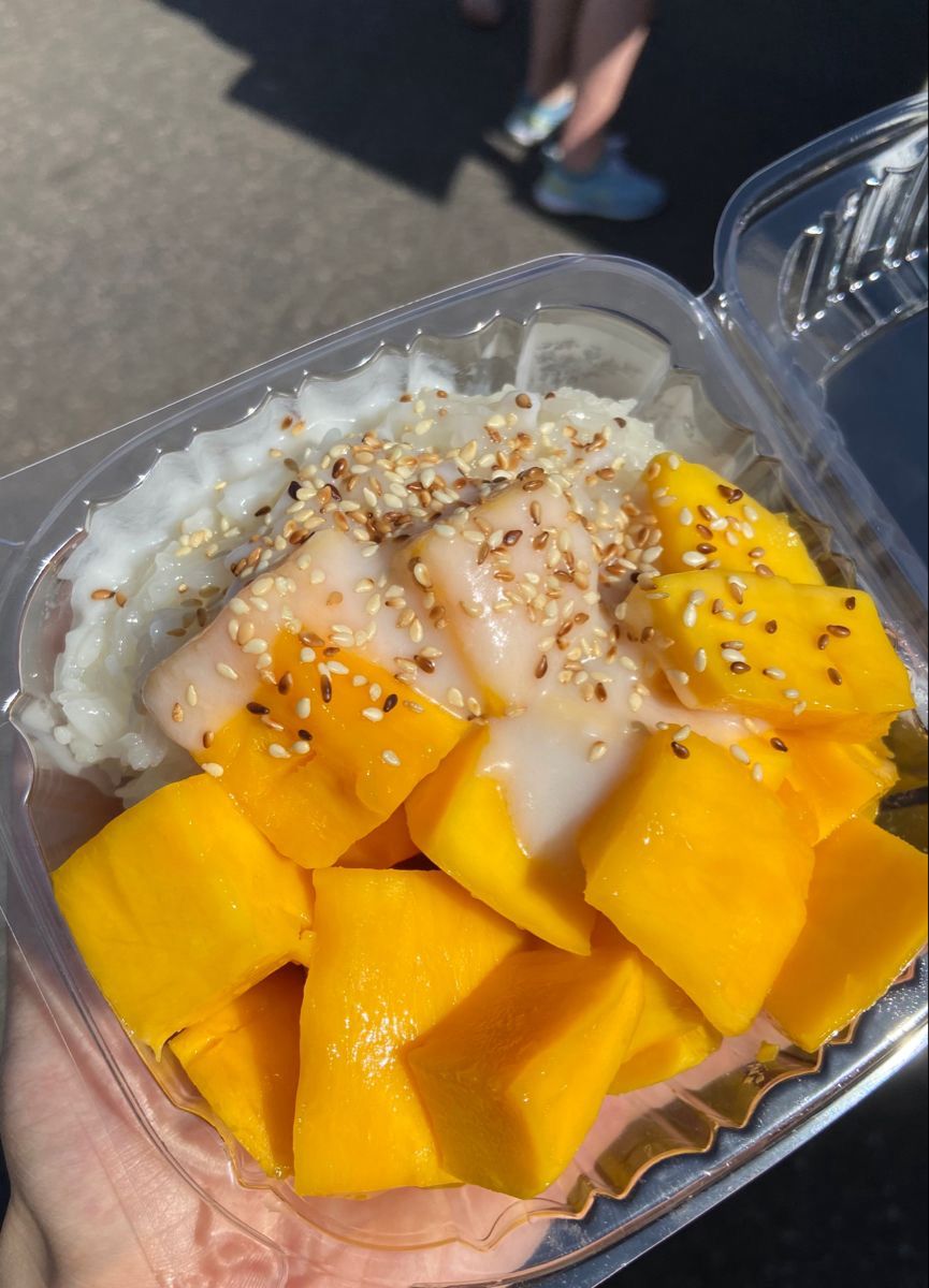 Mango Sticky Rice with Sesame Seeds